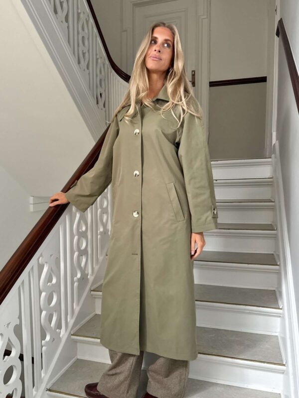 AvaIC Trenchcoat